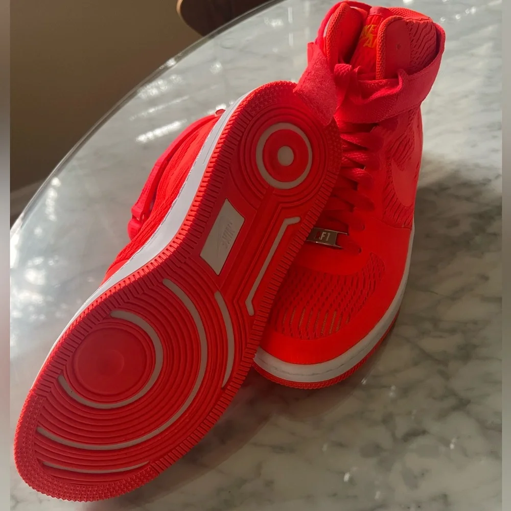 NWT Nike Womens AF1 Ultra Force Mid Total Crimson size 7 - Picture 2 of 4